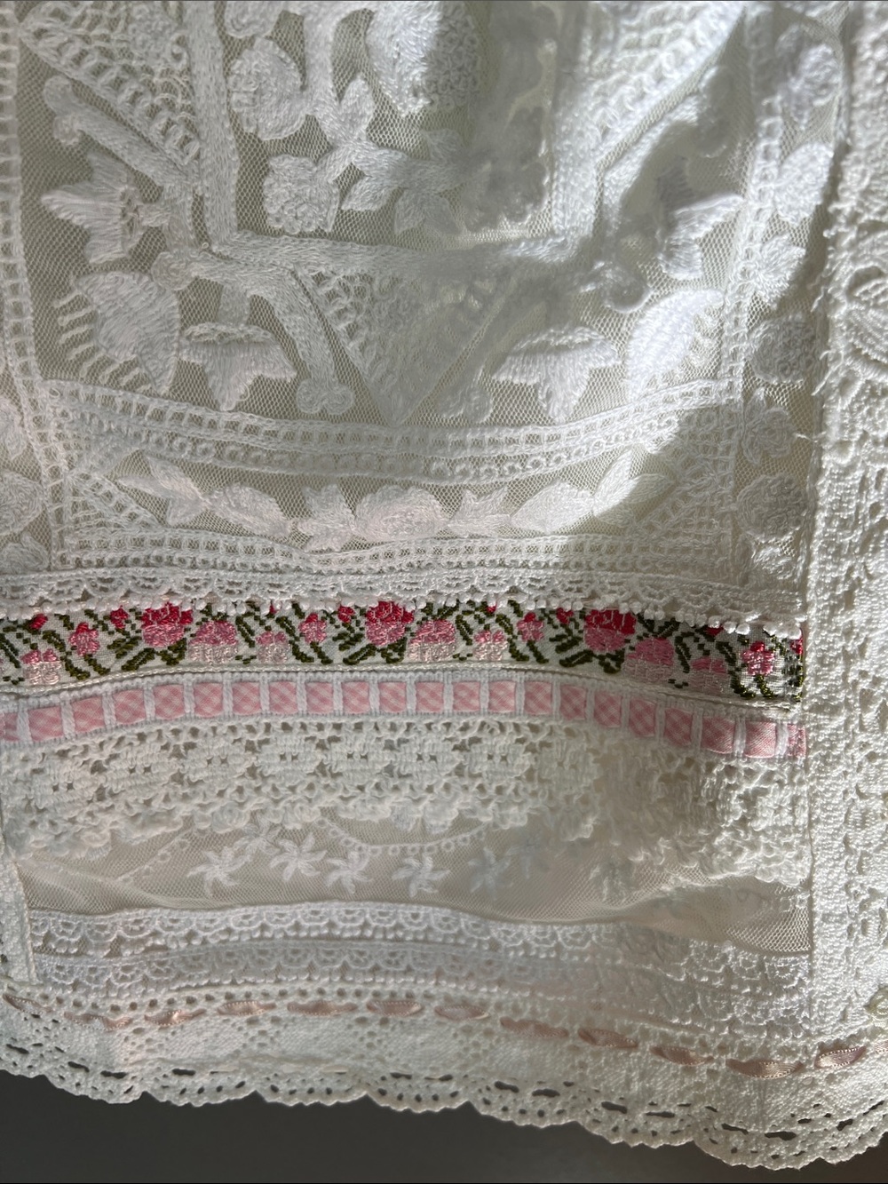 White Lace Embroidered Camisole Tank Top Size S Boho Cottagecore - Picture 3 of 7